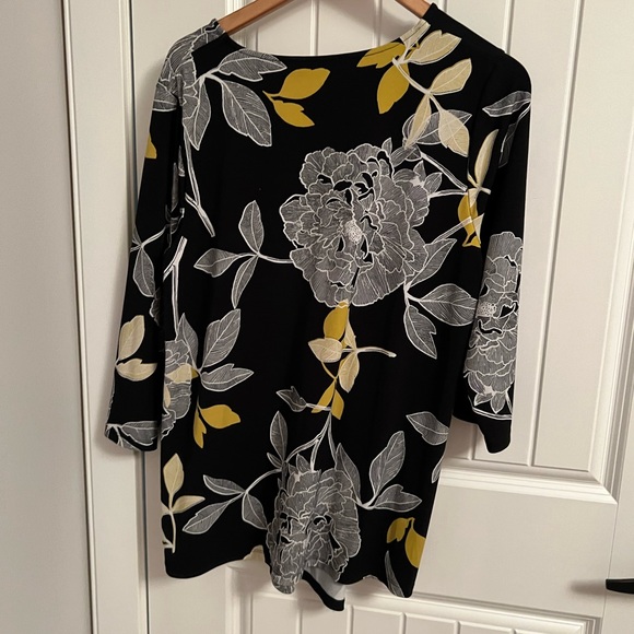 Brand new never been worn tunic - Picture 3 of 4